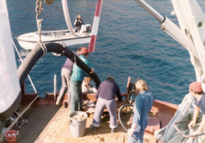 Φωτογραφία από τη Β’ φάση ανέλκυσης του ναυαγίου (1976)